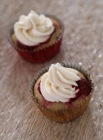 cranberry-pecan-cupcakes